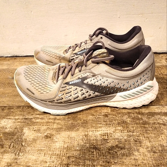 Womens Brooks - Picture 1 of 6